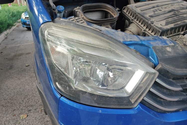 Used Iveco Eurocargo 2020 3.0T Automatic Chao Rui Long Wheelbase Short Overhang High Roof F1C Right Front Headlight