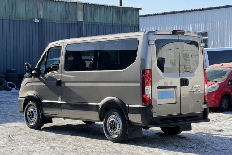 Used Iveco Eurocargo 2020 3.0T Automatic Chaorui Short Wheelbase Low-Roof F1C Exterior 6