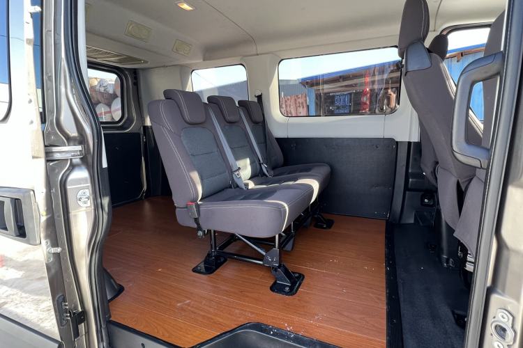 Used Iveco Eurocargo 2020 3.0T Automatic Chaorui Short Wheelbase Low-Roof F1C Interior 1