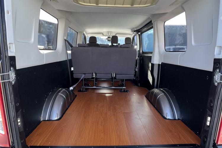 Used Iveco Eurocargo 2020 3.0T Automatic Chaorui Short Wheelbase Low-Roof F1C Interior 2