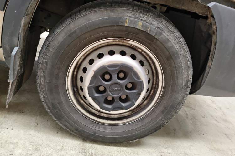 Used Iveco Eurocargo 2020 2.3T Manual Super Rui Short Wheelbase Low-Roof High-Performance F1A Right Front Wheel Hub