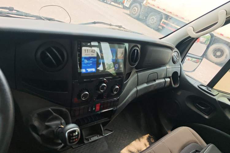 Used Iveco Eurocargo 2020 2.3T Manual Super Rui Long Wheelbase Short Overhang High Roof Low Power F1A Audio And AC Panel