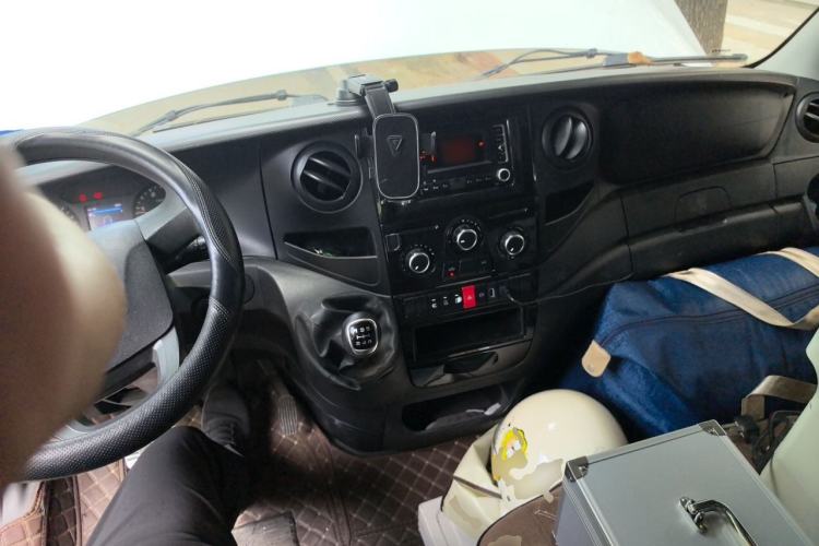 Used Iveco Eurocargo  Center Console