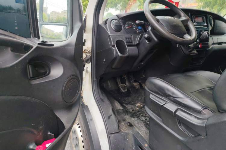 Used Iveco Eurocargo 2020 2.3T Manual Super-Rui Short Wheelbase High Roof High-Performance F1A Driver Seat