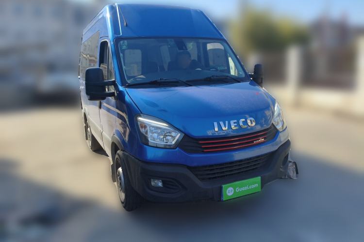 Used Iveco Eurocargo 2020 3.0T Automatic Chao Rui Short Wheelbase High-Roof F1C Front Right 45 Deg