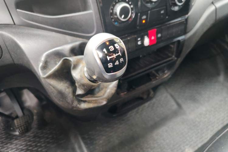 Used Iveco Eurocargo 2020 2.3T Manual Super-Rui Short Wheelbase High Roof High-Performance F1A Gear Lever