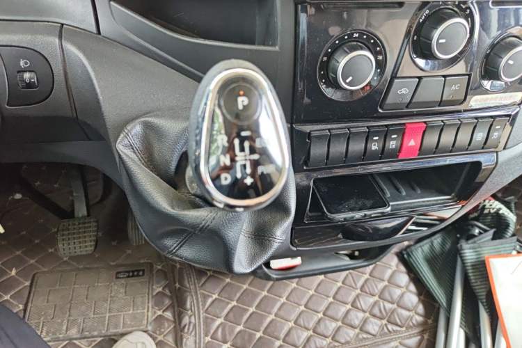Used Iveco Eurocargo  Gear Lever