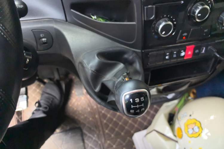 Used Iveco Eurocargo  Gear Lever