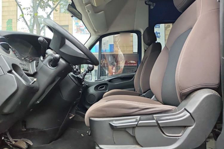 Used Iveco Eurocargo 2020 3.0T 30th Anniversary Edition Manual All-Around Version F1C Left Front Seat