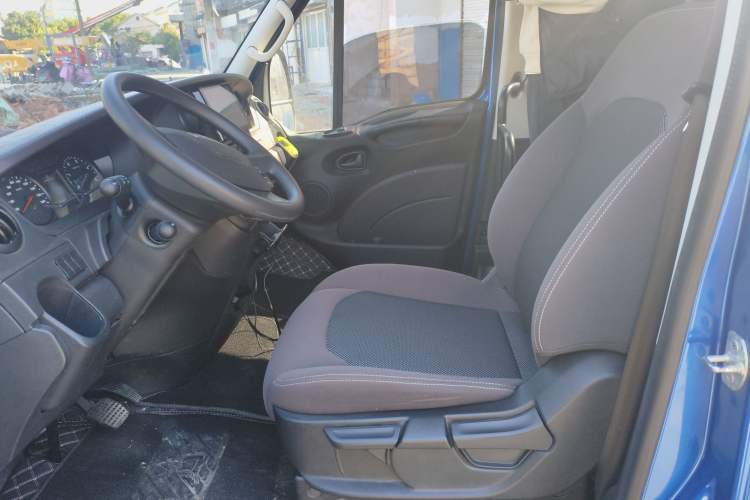 Used Iveco Eurocargo 2020 3.0T Automatic Chao Rui Short Wheelbase High-Roof F1C Left Front Seat