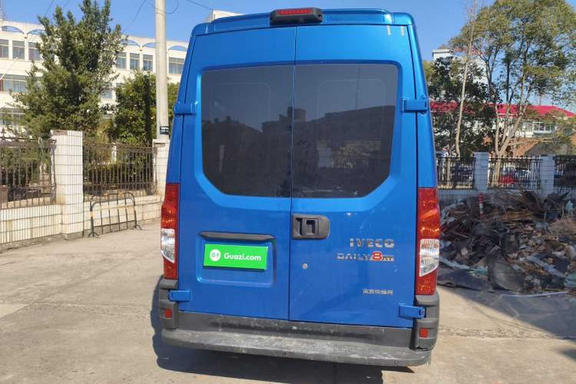 Used Iveco Eurocargo 2020 3.0T Automatic Chao Rui Short Wheelbase High-Roof F1C Rear