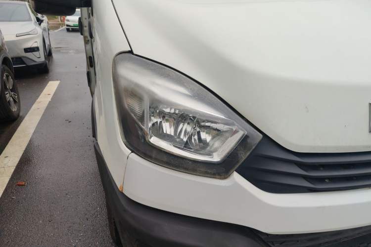 Used Iveco Eurocargo 2020 2.3T Manual Super-Rui Short Wheelbase High Roof High-Performance F1A Right Front Headlight