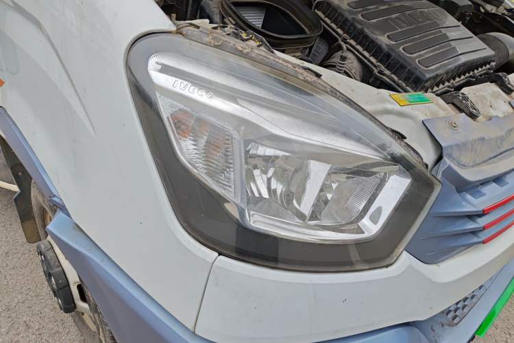 Used Iveco Eurocargo  Right Front Headlight