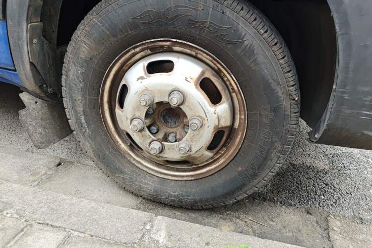 Used Iveco Eurocargo 2020 3.0T 30th Anniversary Edition Manual All-Around Version F1C Right Front Wheel Hub