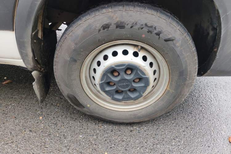 Used Iveco Eurocargo 2020 2.3T Manual Super-Rui Short Wheelbase High Roof High-Performance F1A Right Front Wheel Hub