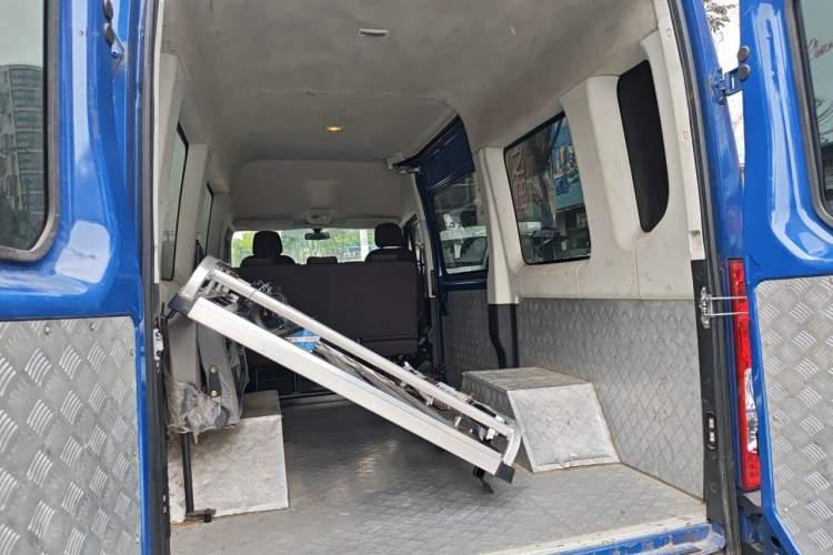 Used Iveco Eurocargo 2020 3.0T 30th Anniversary Edition Manual All-Around Version F1C Trunk