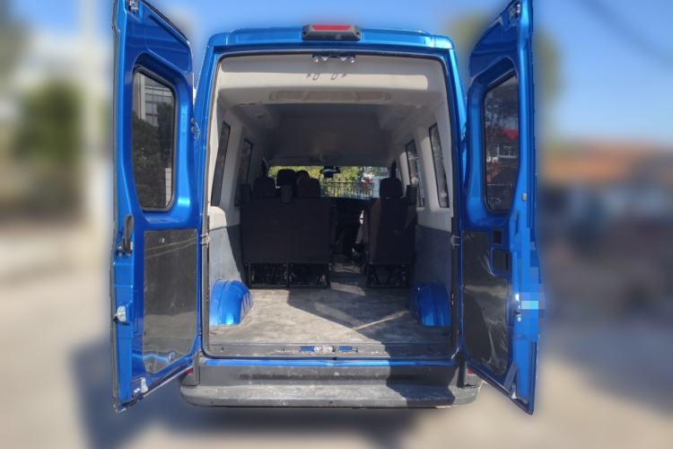 Used Iveco Eurocargo 2020 3.0T Automatic Chao Rui Short Wheelbase High-Roof F1C Trunk