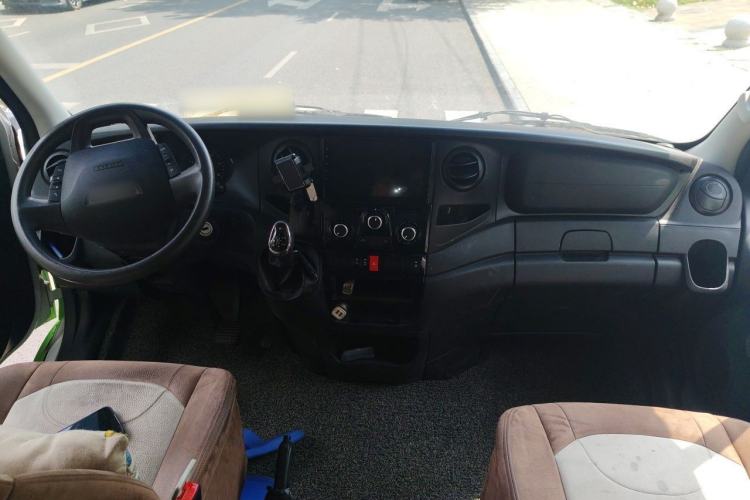 Used Iveco Eurocargo  Center Console