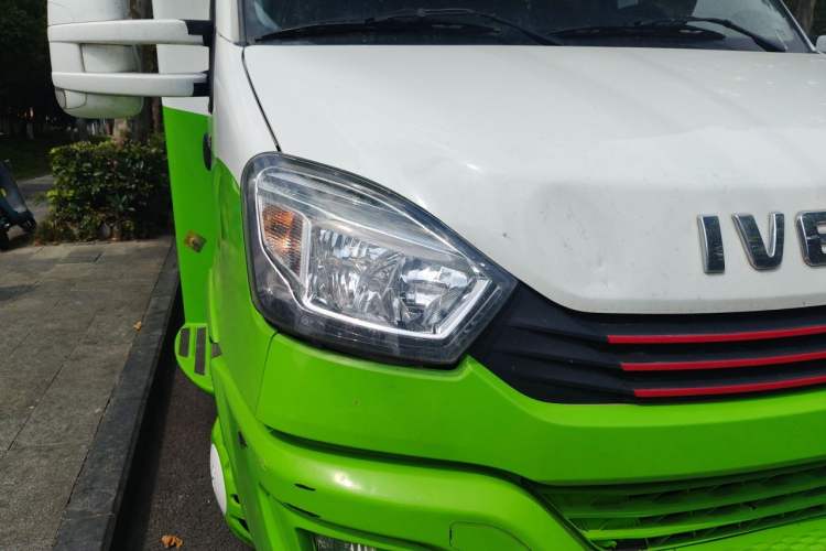 Used Iveco Eurocargo  Right Front Headlight