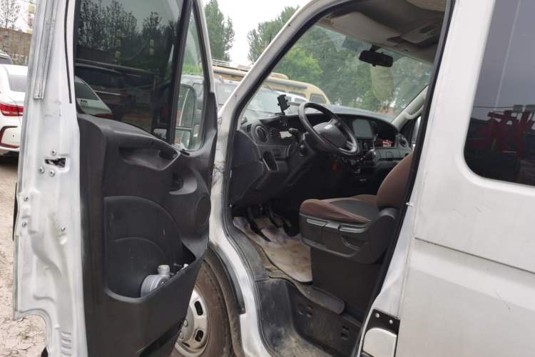 Used Iveco Eurocargo 2020 3.0T 30th Anniversary Edition Manual All-Around Version F1C Driver Seat