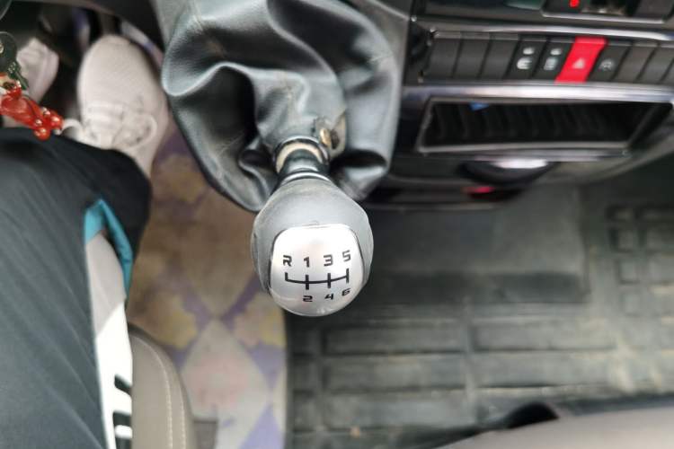 Used Iveco Eurocargo 2020 3.0T 30th Anniversary Edition Manual All-Around Version F1C Gear Lever