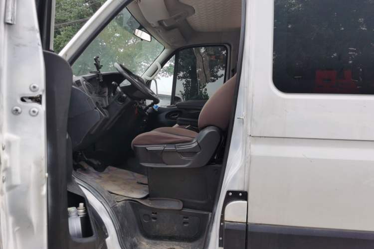 Used Iveco Eurocargo 2020 3.0T 30th Anniversary Edition Manual All-Around Version F1C Left Front Seat