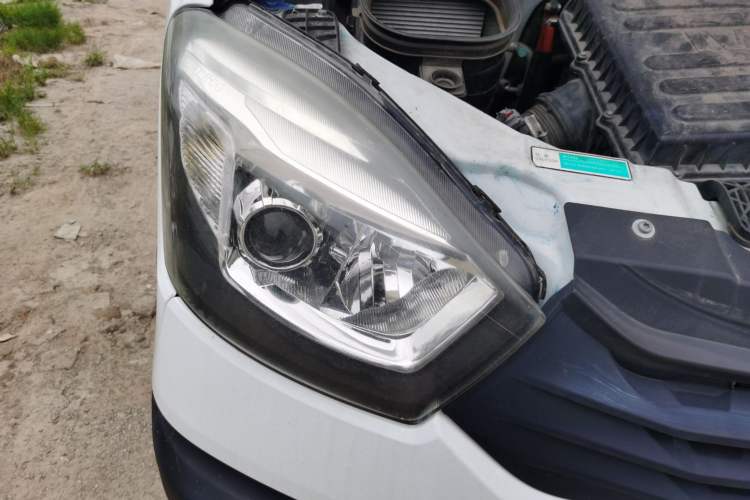 Used Iveco Eurocargo 2020 3.0T 30th Anniversary Edition Manual All-Around Version F1C Right Front Headlight