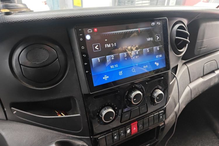 Used Iveco Eurocargo 2020 2.3T Manual Super Rui Short Wheelbase Low-Roof High-Performance F1A Audio And AC Panel