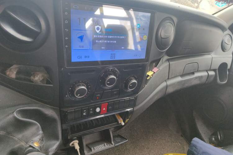 Used Iveco Eurocargo 2020 2.3T Manual Super Rui Short Wheelbase Low-Roof High-Power F1A Audio And AC Panel