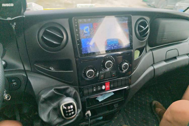 Used Iveco Eurocargo 2020 2.3T Manual Super Rui Long Wheelbase Short Overhang High Roof High Performance F1A Audio And AC Panel