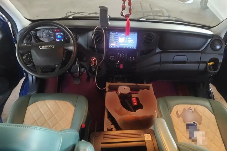 Used Iveco Eurocargo  Center Console