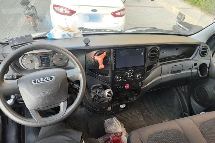 Used Iveco Eurocargo  Center Console