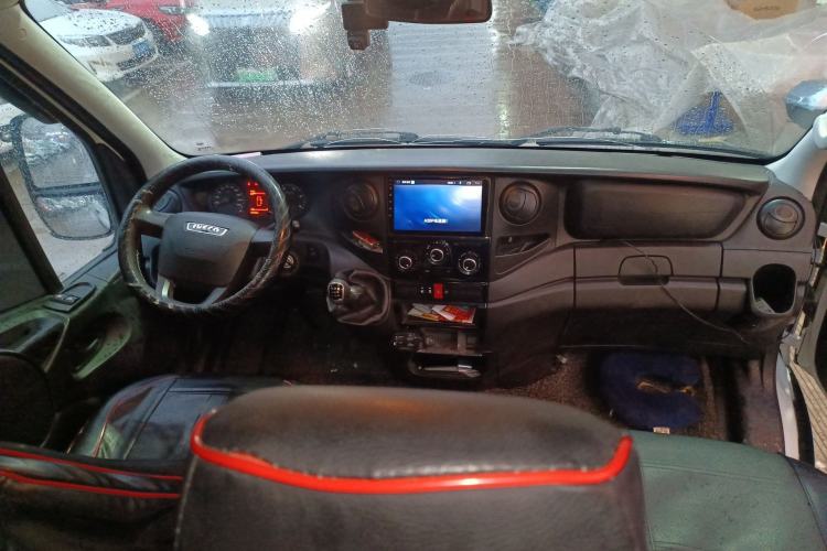 Used Iveco Eurocargo 2020 2.3T Manual Super-Rui Short Wheelbase High Roof High-Performance F1A Center Console