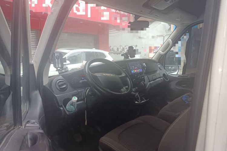 Used Iveco Eurocargo 2020 2.3T Manual Super-Rui Short Wheelbase High Roof High-Performance F1A Driver Seat