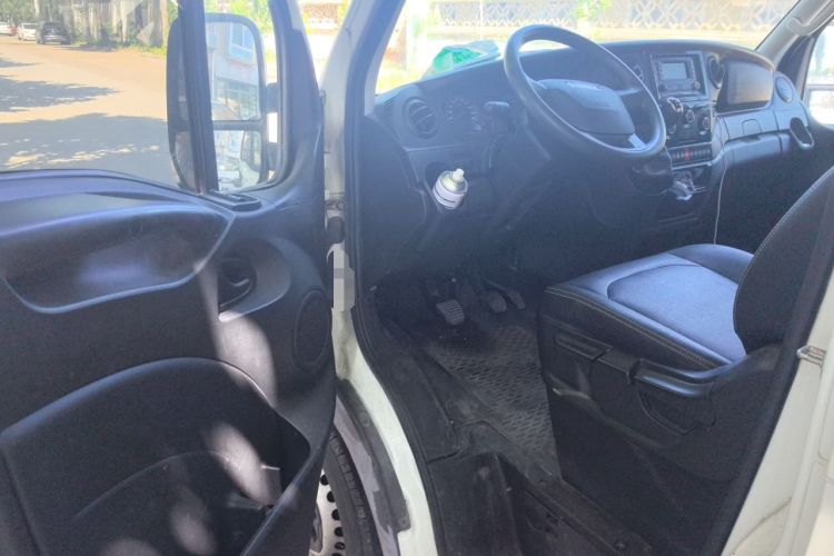 Used Iveco Eurocargo 2020 2.3T Manual Super-Rui Short Wheelbase High Roof High-Performance F1A Driver Seat