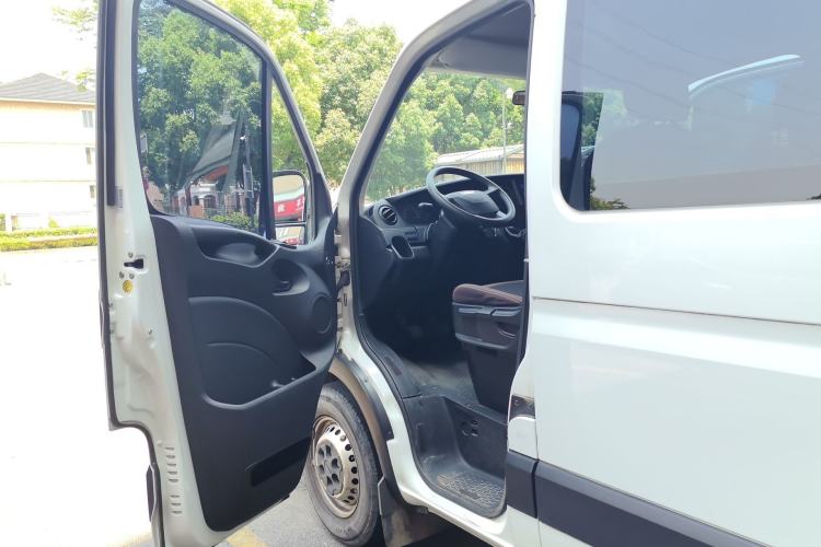Used Iveco Eurocargo 2020 2.3T Manual Super-Rui Short Wheelbase High Roof High-Performance F1A Driver Seat