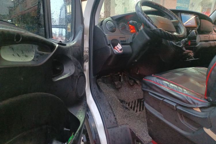 Used Iveco Eurocargo 2020 2.3T Manual Super-Rui Short Wheelbase High Roof High-Performance F1A Driver Seat