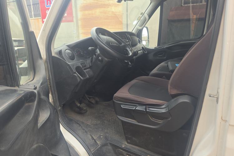 Used Iveco Eurocargo 2020 2.3T Manual Super Rui Long Wheelbase Short Overhang High Roof High Performance F1A Driver Seat