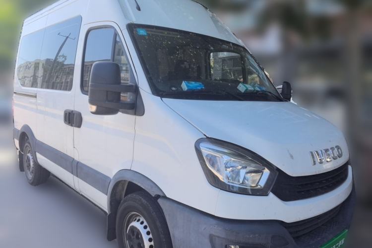 Used Iveco Eurocargo 2020 2.3T Manual Super-Rui Short Wheelbase High Roof High-Performance F1A Front Right 45 Deg