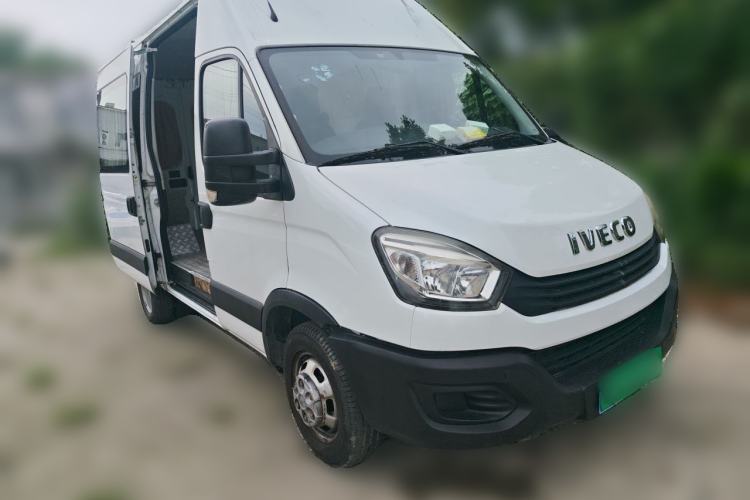 Used Iveco Eurocargo 2020 2.3T Manual Super Rui Long Wheelbase Short Overhang High Roof High Performance F1A Front Right 45 Deg
