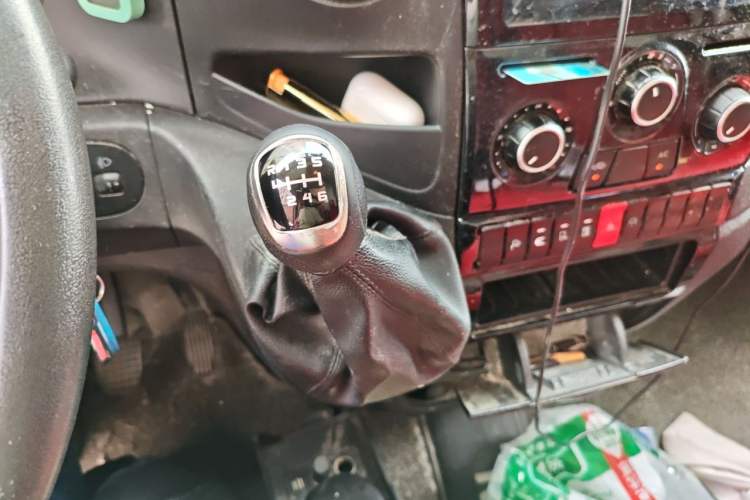 Used Iveco Eurocargo 2020 3.0T Manual Super Rui Short Wheelbase High-Roof F1C Gear Lever