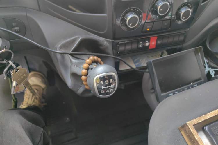 Used Iveco Eurocargo 2020 2.3T Manual Super Rui Short Wheelbase Low-Roof High-Power F1A Gear Lever