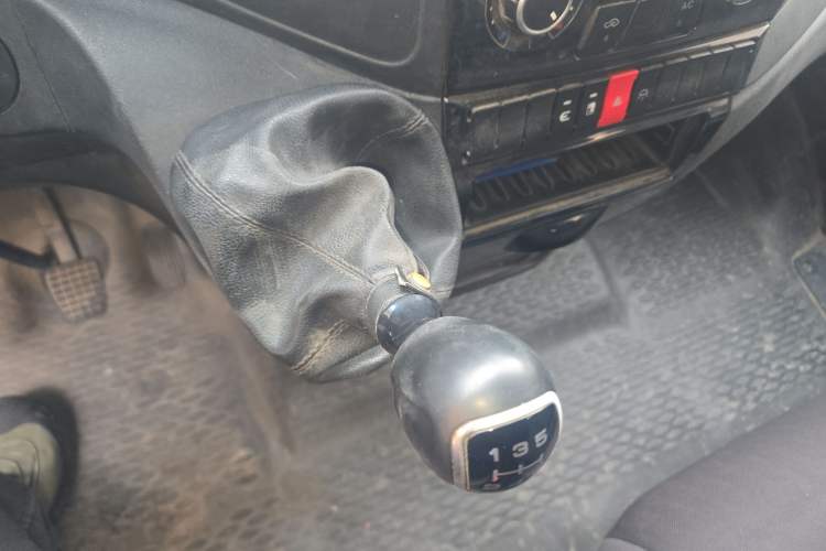 Used Iveco Eurocargo 2020 2.3T Manual Super Rui Long Wheelbase Short Overhang High Roof High Performance F1A Gear Lever