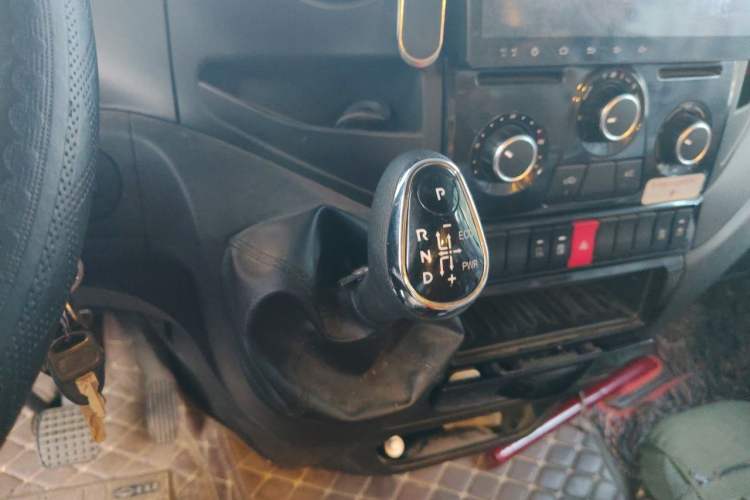 Used Iveco Eurocargo  Gear Lever