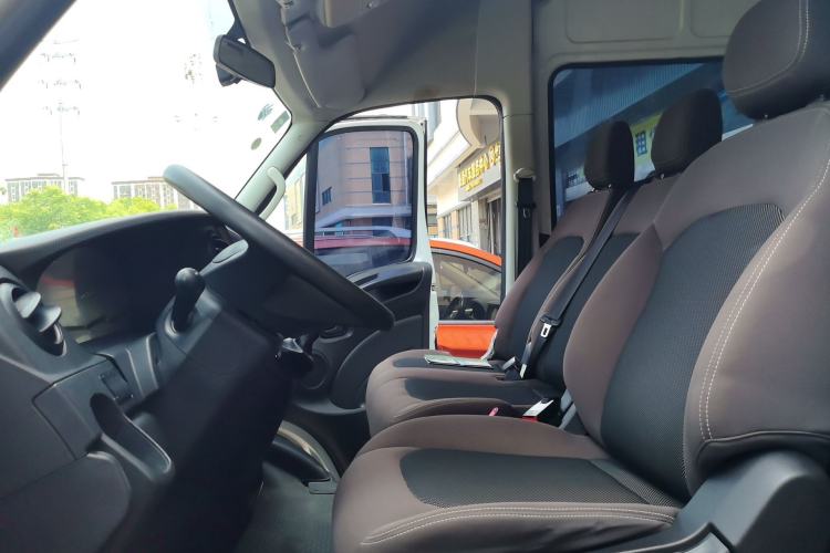 Used Iveco Eurocargo 2020 2.3T Manual Super-Rui Short Wheelbase High Roof High-Performance F1A Left Front Seat