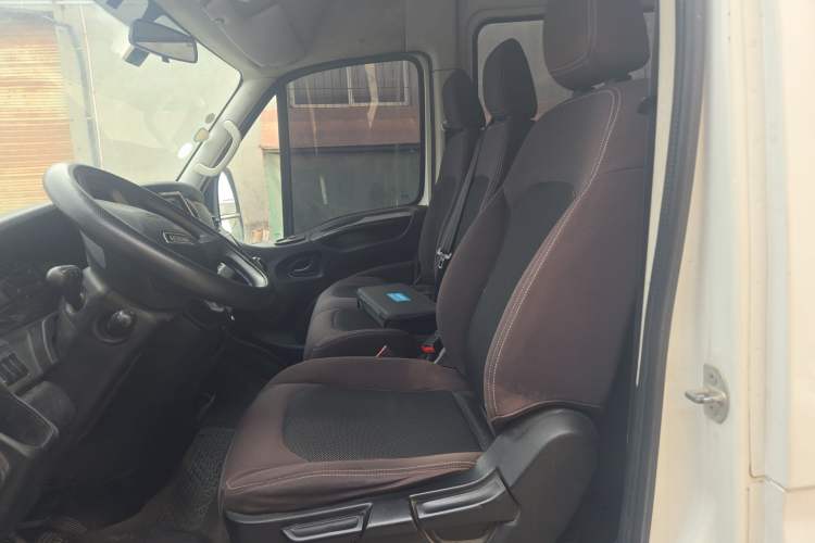 Used Iveco Eurocargo 2020 2.3T Manual Super Rui Long Wheelbase Short Overhang High Roof High Performance F1A Left Front Seat