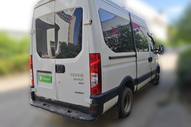 Used Iveco Eurocargo 2020 2.3T Manual Super Rui Long Wheelbase Short Overhang High Roof China VI F1A Rear Right 45 Deg