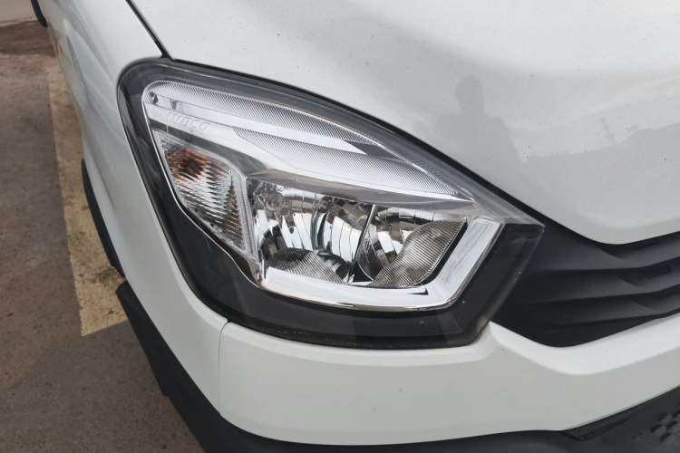 Used Iveco Eurocargo 2020 2.3T Manual - Yunrui Manual Door Long Wheelbase Short Overhang High Roof Enhanced Performance F1A Right Front Headlight