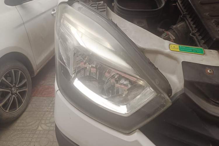 Used Iveco Eurocargo 2020 2.3T Manual Super-Rui Short Wheelbase High Roof High-Performance F1A Right Front Headlight