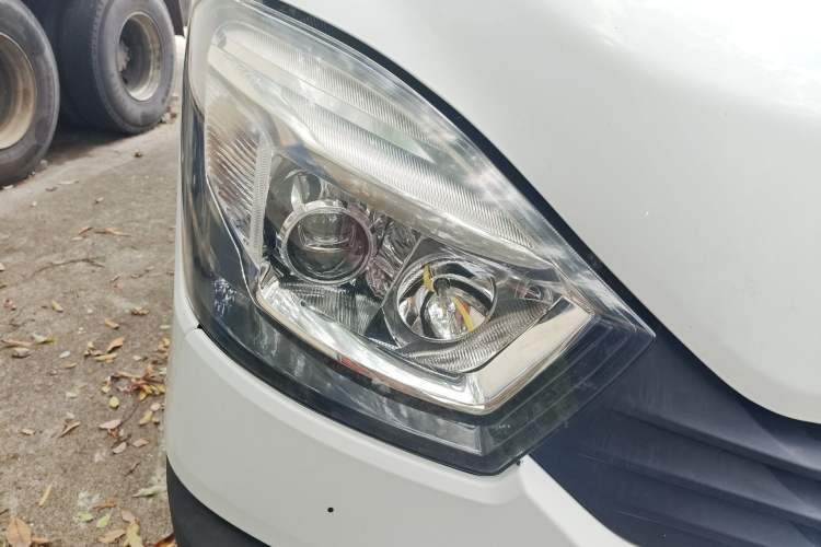 Used Iveco Eurocargo 2020 2.3T Manual Super-Rui Short Wheelbase High Roof High-Performance F1A Right Front Headlight